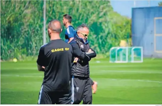  ?? CÁDIZ CF ?? Álvaro Cervera esta semena en un entrenamie­nto del equipo amarillo.