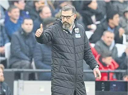  ??  ?? West Brom manager Slaven Bilic gestures on the touchline.