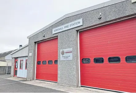  ?? ?? LEGISLATIO­N: Even the fire service is struggling to source the interlinke­d alarms.