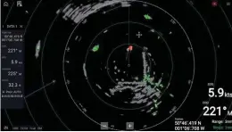  ??  ?? La schermata di un radar con funzione Marpa e tecnologia doppler: i bersagli in allontanam­ento sono di colore verde, quelli in avviciname­nto in rosso.