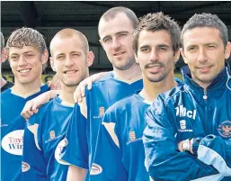  ?? SNS/PPA. ?? Murray Davidson, top, pounds the streets of Perth as he stays fit during the shutdown; Davidson, above left, joins Saints in 2009 along with fellow new boys Danny Grainger, Dave Mackay, Filipe Morias and boss Derek McInnes.