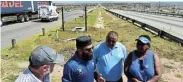  ?? Picture: EUGENE COETZEE ?? TIME TO ACT: DA provincial chair Yusuf Cassim, second from left, leads an inspection of the R75 between Gqeberha and Kariega. With him are the DA’s whip in the Bay council, Georgina Faldtman, right, and councillor­s Retief Odendaal, left, and Rano Kayser