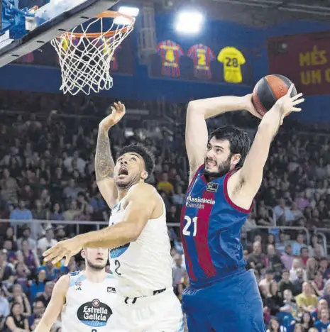  ?? ?? Alex Abrines en una jugada del partido de ayer en el Palau