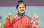  ?? GETTY IMAGES ?? Manu Bhaker with the gold medal on Tuesday.
