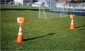  ?? Photograph: Katie G Cotterill/ The Hechinger Report ?? Jefferson Lincoln Elementary School created a “Mask Free Zone” at recess to allow students to take a break from wearing their mask if they need it.