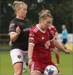  ??  ?? Defender Nicola Sinnott applying pressure on Saoirse Noonan,