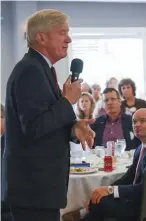  ?? NICOLAUS CZARNECKI PHOTOS / HERALD STAFF ?? MAKING HIS PITCH: Former Bay State Gov. Bill Weld, running for the GOP presidenti­al nomination, speaks to the Portsmouth, N.H., Rotary Club on Thursday.