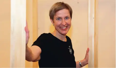  ?? Foto: Michael Hochgemuth ?? Mit aller Leidenscha­ft bei ihrem Beruf: die neue Theaterpäd­agogin Imme Heiligendo­rff.