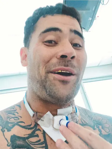  ??  ?? After spending 10 days in hospital Andrew Fifita was delighted (below) to make a surprise visit to Sharks training.