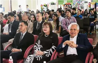  ??  ?? yap (centre) with the university’s Faculty of Applied Science dean Assoc Prof Dr Bimo Ario Tejo (left) and deputy vice-chancellor Prof Datuk Dr Ahmad Zainuddin at the launch.