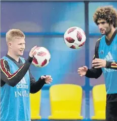  ?? FOTO: EFE ?? Coutinho contra De Bruyne y Griezmann frente a Luis Suárez. Los enfrentami­entos de cuartos de final del Mundial prometen emociones fuertes entre candidatos al título.