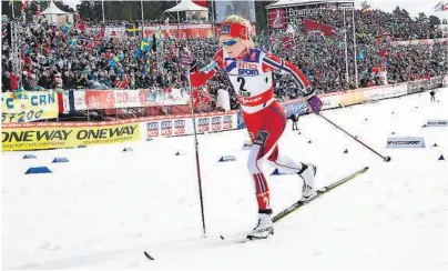  ?? FOTO: TERJE PEDERSEN, NTB SCANPIX ?? KONKURRERE: Therese Johaug i tet på damenes 30 km under VM i Falun i 2015. Nå er den profilerte skiløperen klar for comeback etter å ha vaert utestengt i 18 måneder.