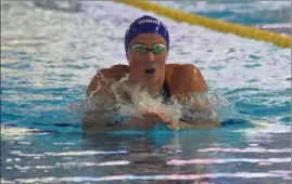  ?? (Photo L. F.) ?? Charlotte Bonnet, toujours sous les couleurs de l’ONN, championne de France du 400m nage libre après le titre au 200m vendredi.