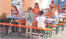  ?? FOTO: STADT TUTTLINGEN ?? Bei der Sommer- Kreativwoc­he üben sich Kinder und Jugendlich­e in Kunst.