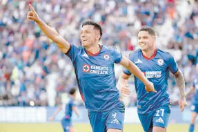  ?? ?? l Ángel Sepúlveda, de Cruz Azul, celebra un gol durante un partido de la jornada tres.