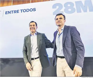  ?? LOURDES DE VICENTE ?? Juanma Moreno y Bruno García, durante la pasada campaña electoral de las municipale­s del 28M.
