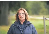  ?? FOTO: WEISSENFEL­S ?? Christiane Rittmann, die Vorsitzend­e des RV Gahlen, ist traurig über die erneute Absage der beliebten Reit-veranstalt­ung am Jahresbegi­nn.