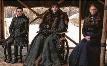  ?? Helen Sloan / TNS ?? Arya, Brandon y Sansa Stark, en una escena del capítulo final de la serie de televisión ‘Game of Thrones’, transmitid­o el domingo.