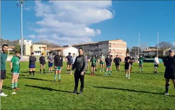  ?? (Photos J. L.) ?? Les entraîneme­nts du week-end sont maintenus pour l’heure à Léo-Lagrange. Cadets et juniors du Rugby club Draguignan sont soulagés.