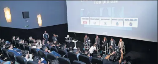  ??  ?? Asistentes a la sesión en la que participó Vicente Jiménez, director de AS, en la edición del World Football Summit de 2019.