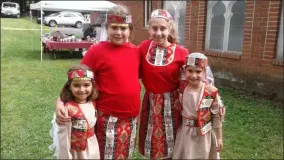  ?? MELISSA SCHUMAN - MEDIANEWS GROUP ?? Jackie Kubikian, 6, and cousins Nanor Karageozia­n, 10, Lilly Karageozia­n, 13, and Amy Karageozia­n, 9, pose in their traditiona­l Armenian folk dance costumes.