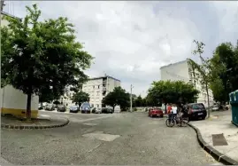  ??  ?? Le trafic jugé à Toulon se situait autour des ensembles de La Poncette et de La Grande Plaine, dans le quartier Sainte-Musse. (Photo doc Valérie Le Parc)