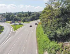  ?? SZ-FOTO: GÖTZ ?? Ein Teilstück der B 311 in Ehingen wird saniert.