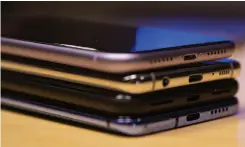  ??  ?? The headphone jack is going away, but the Galaxy S10+ still has one.