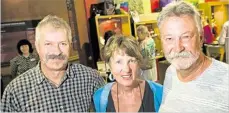  ??  ?? Enjoying the launch at the Cobb and Co Museum Shop are (from left) Andrew MacDonald with Maria and Ian Weatherby.