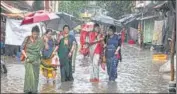  ?? PTI ?? Heavy rain battered Kolkata and its adjoining districts on Monday morning.