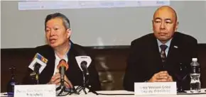  ?? PIC BY OWEE AH CHUN ?? Malaysia Retail Chain Associatio­n president Datuk Seri Garry Chua Kah Seng (left) and deputy president Datuk Vincent Choo at a press conference in Petaling Jaya yesterday.