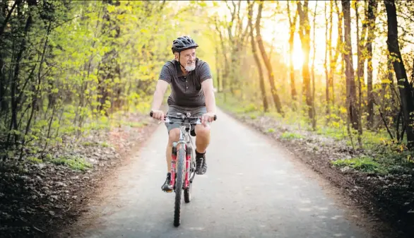  ?? PHOTOS: GETTY IMAGES/ISTOCKPHOT­O ?? Staying active with aerobic exercise, whether by hitting the trails outdoors or using your local gym, can help combat Type 2 diabetes.