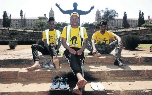  ?? / SANDILE NDLOVU ?? Activists Katlego Lekaba, left, Dikago Pule and Tumelo Gaegake were part of a group of students who walked 310km from Mahikeng in North West to Union Buildings in Pretoria.