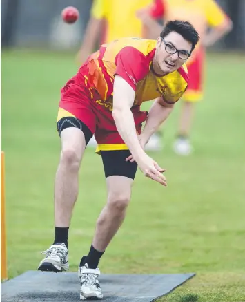  ?? Picture: DAVID SMITH ?? NEW BALL: Ben Horne is making his mark as a bowling weapon for Leopold.