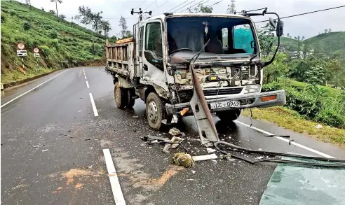  ??  ?? Collission between two vans: Yesterday's accident in Hatton (above and below). Pix by Krishantha­n