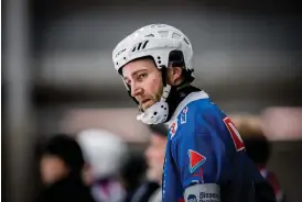  ?? Bild: SEBASTIAN LAMOTTE ?? NOBBAR ÄNDRINGAR. Joakim Hedqvist i IFK Vänersborg vill inte att man ändrar bandyns regler.