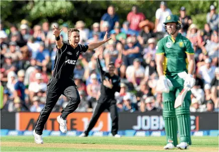  ?? PHOTO: GETTY IMAGES ?? Trent Boult is delighted after dismissing South African captain and dangerman AB de Villiers during New Zealand’s six-run win in Christchur­ch.