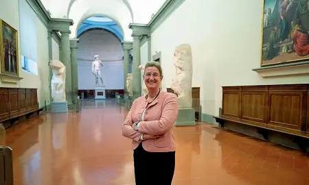  ??  ?? Protagonis­ta Cecilie Hollberg nella Sala dei «Prigioni» e del«David»