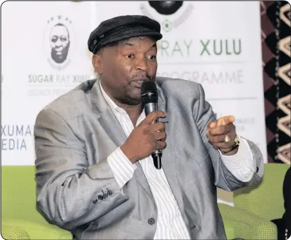  ?? Isithombe: BACKPAGEPI­X ?? UMPHATHI nomqeqeshi weJomo Cosmos, uJomo Sono, ubona i-Orlando Pirates ivuka izithatha ibe yiqembu elisatshwa­yo esikhathin­i esifushane esizayo