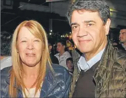  ??  ?? PARA LA FOTO. Stolbizer viene trabajando cerca de Massa. Esta semana se mostró junto a Jorge Macri en un partido de básquet.