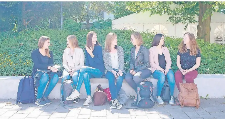  ?? FOTO: HOCHSCHULE NIEDERRHEI­N ?? Deutsche und französisc­he Studierend­e lernen gemeinsam Internatio­nales Marketing
in Colmar und Mönchengla­dbach.