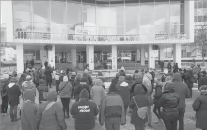  ?? GARY YOKOYAMA, THE HAMILTON SPECTATOR ?? Approximat­ely 200 attendees gather outside Hamilton City Hall to listen to speeches at the Women’s March Forward Summit on Saturday.