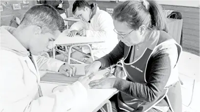  ??  ?? VALE CONTEXTUAL­IZAR que las escuelas especiales atienden a niños con problemas de aprendizaj­e y discapacid­ad.