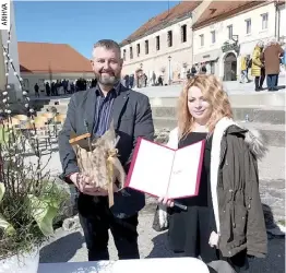  ?? ?? Oliver i julijana novački u Mariboru na preuzimanj­u cijepa