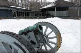  ?? PAUL POST -- PPOST@DIGITALFIR­STMEDIA.COM ?? The Visitor Center at Saratoga National Historical Park was dark the past few days because of the federal government’s shutdown.