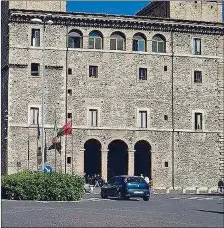  ??  ?? Nuova stangata Il Comune raschia il barile per colmare il buco di bilancio