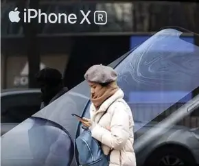  ?? BLOOMBERG PIC ?? Apple Inc has had to retreat on its AirPower wireless charging mat as the device does not achieve its high standards.