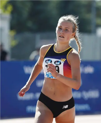  ?? FOTO: TIMO HEIKKALA/LEHTIKUVA ?? ■
Nathalie Blomqvist vann på 500 meter i rankingtäv­lingen i Uleåborg med den hyfsade tiden 4.13,35.