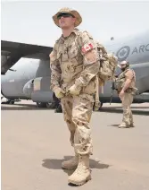  ??  ?? Un Casque bleu canadien posté au Mali, en 2018. - Archives