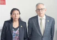  ??  ?? Diputados del PRD, Evelyn Parra y Jorge Gaviño, señalaron que el mensaje de Anchondo es antiético; la futura procurador­a Social negó las acusacione­s.